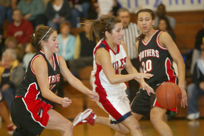 Struthers at Niles girls basketball.