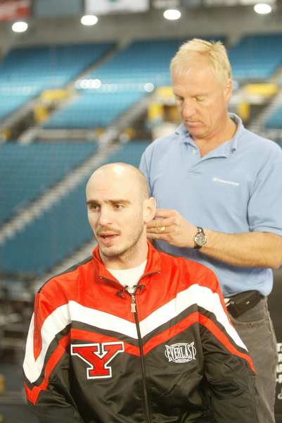 Kelly Pavlik in Las Vegas Feb.14