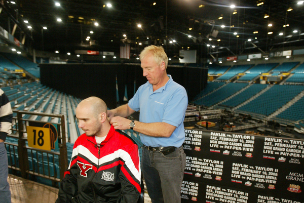 Kelly Pavlik in Las Vegas Feb.14