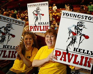 Kelly Pavlik Gary - Lockett weigh in Atlantic City June 6, 2008.