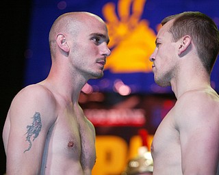 Kelly Pavlik Gary Lockett weigh in Atlantic City June 6, 2008.