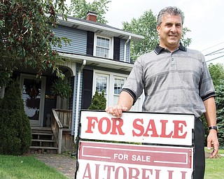 Realtor Jerry Altobelli supports an idea by Niles Mayor Ralph Infante to give a $500 city grant to GM employees working the third shift at Lordstown if they buy or build a home in Niles. Altobelli says the $500 of taxpayer money will be regained several times over in the new homeowner's taxes.