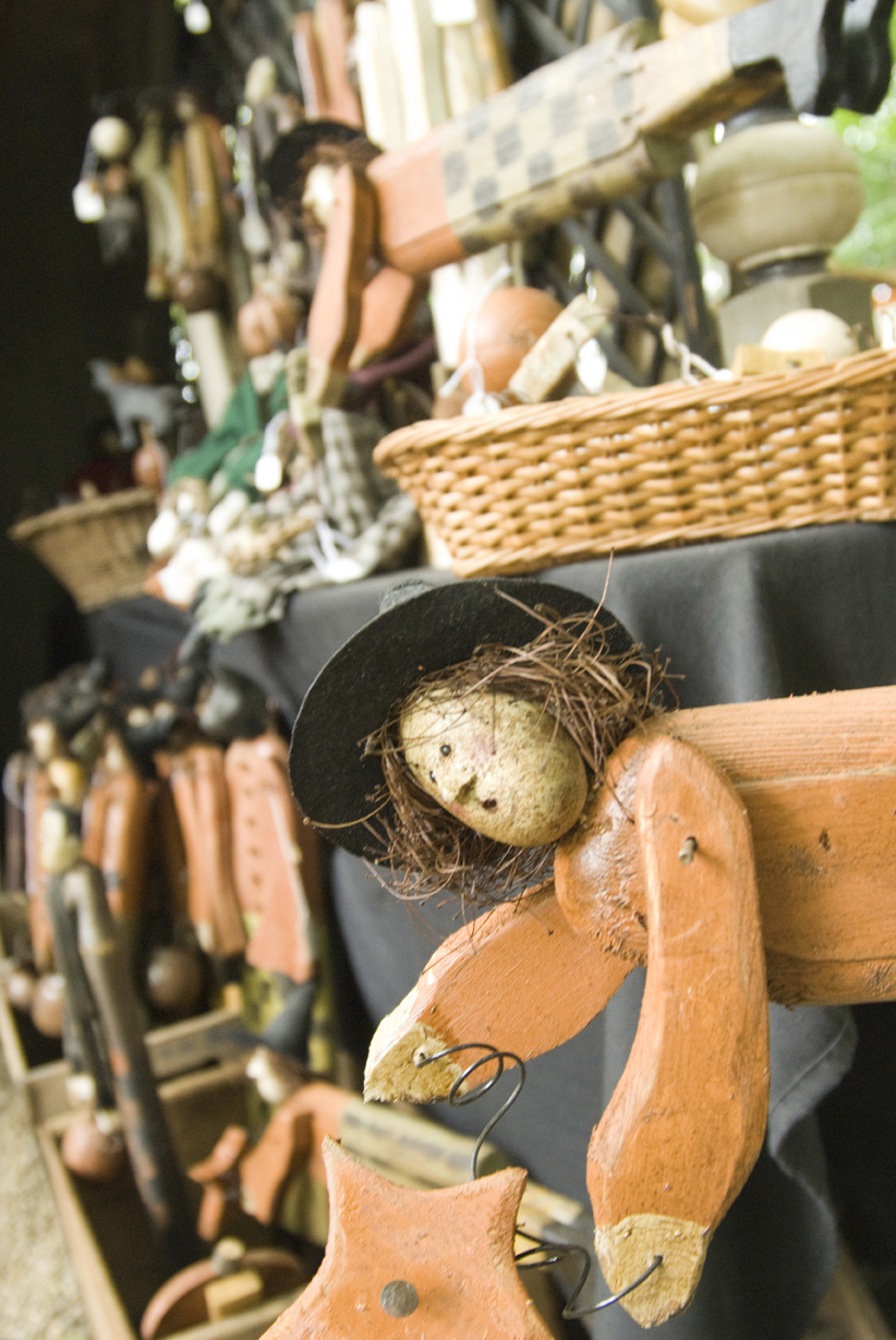 Art Blair of Girard uses a rasp to shape many of his wooden folk art sculptures. Shaker Festival, Beaver, OH Sunday, August 10, 2008. Daniel C. Britt. 