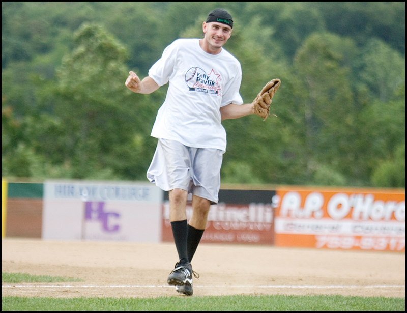 08.09.2008
Team Pavlik vs. Team Media charity softball game at Cene Field in Struthers to benefit the United Way.
