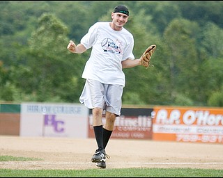 08.09.2008
Team Pavlik vs. Team Media charity softball game at Cene Field in Struthers to benefit the United Way.