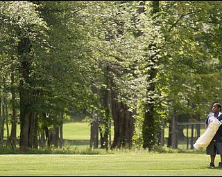 8.12.2008
Kids golfing to win a free set of clubs and a scholarship for free lessons from First Tee Foundation.