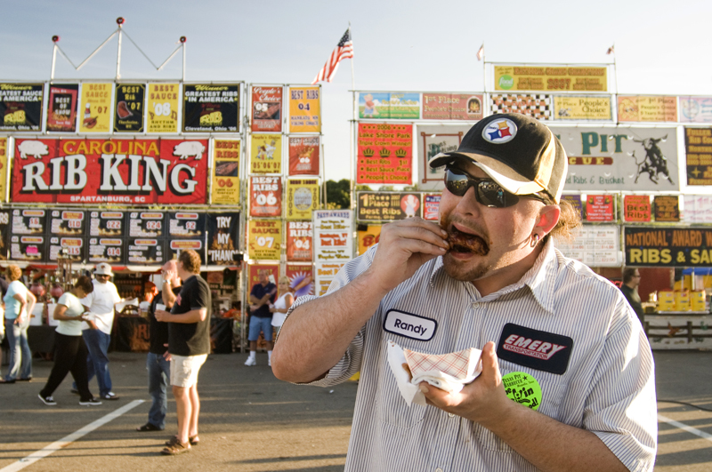 Mike Morrel of Warren stuffs his face at the Miller Lite National Rib Cook-Off Saturday, August 16, 2008 outside the Chevy Centre. Daniel C. Britt.