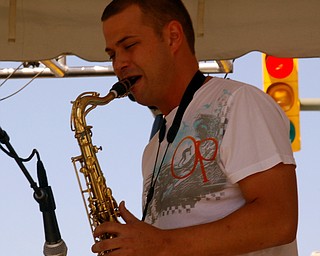 J Mott of Acoustic Juggernaut at VexFest 5