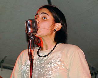 Kelly McCracken of The Kellys