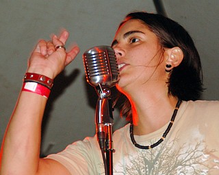 Kelly McCracken of The Kellys at VexFest 5