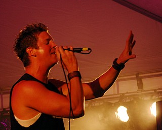 Lead singer Jason Wurst of Via Sahara at their next-to-last-show, VexFest 5