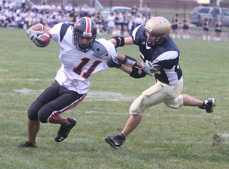 SPRINGFIELD vs LOWELLVILLE - Special to The Vindicator/Nick Mays