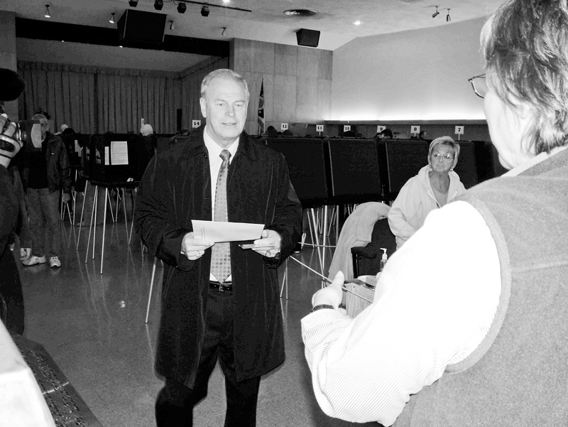 Governor Ted Strickland takes advantage of early voting.