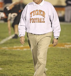 Akron Hoban vs Howland. Photo by Nick Mays. 