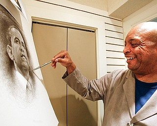 Youngstown artist Bill Dotson is using his unique pen and ink technique to create a portrait of President-elect Barack Obama at the Butler Institute of American Art.