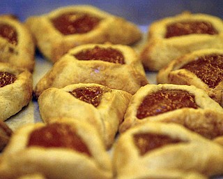 Hamentaschen pastrys at Temple El - Emeth in Liberty cool after cooking -robertkyosay