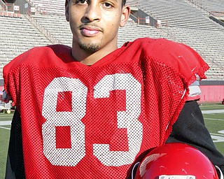 YSU wide receiver Aaron Pitts during 4-9-09 practice.