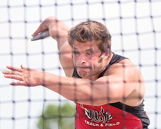 Canfield's Dustin Brode competes in the discus event on Saturday afternoon.