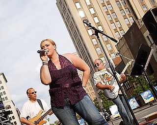 Danielle Arnold of McDonald front lines singing for Tie 1 On at West Federal Plaza for "Rally in the Valley" Sunday June 14, 2009
Lisa-Ann Ishihara