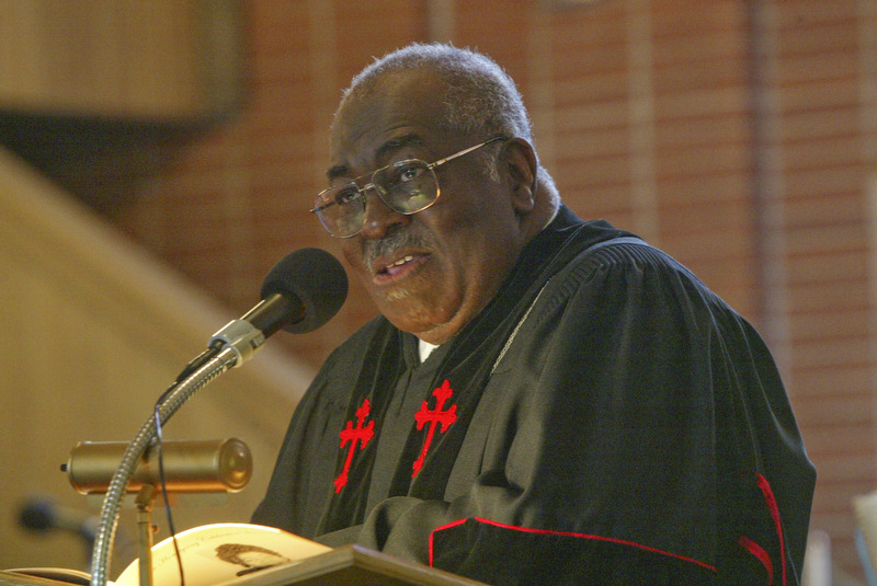 Dr. Morris Lee, pastor Third Baptist Church, Youngstown delivers eulogy for Edna Pincham during Wednesday service at his church.