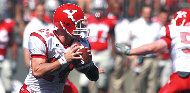 Tom Zetts playing for the YSU Penguins
