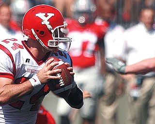 Tom Zetts playing for the YSU Penguins