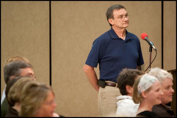 The Vindicato/Geoffrey HauschildDave WIlliams addresses Congressman Tim Ryan during the Health Debate at the Jewish Community Center in Youngstown on Monday evening. 9.14.2009