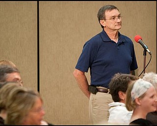 The Vindicato/Geoffrey HauschildDave WIlliams addresses Congressman Tim Ryan during the Health Debate at the Jewish Community Center in Youngstown on Monday evening. 9.14.2009