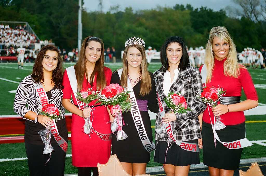 Crestview High School football player wins homecoming queen with trumpet  player king