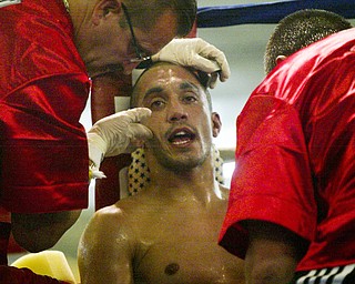 Jake Guiriceo defeats James Hope Oct. 17, 2009 at the Eastwood expo Center in Niles, OH.
