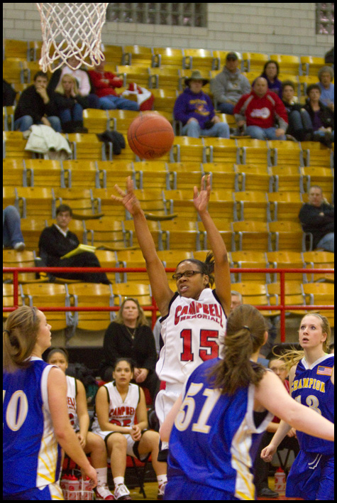 The Vindicator/Geoffrey Hauschild.Campbell's Jayaira Moses (15) during the third quarter of a game at Campbell High School on Wednesday evening.