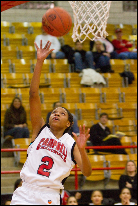 The Vindicator/Geoffrey Hauschild.Campbell's Iesha Moses during the third quarter of a game at Campbell High School on Wednesday evening.