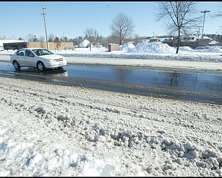 William D. Lewis /The vindicator  Market St in Boardman nearTownship Building Monday morning. Snow  on street.