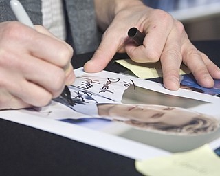 Twilight series fans seek autographs at Eastwood Mall in Niles of Twilight actor, Peter Facinelli.