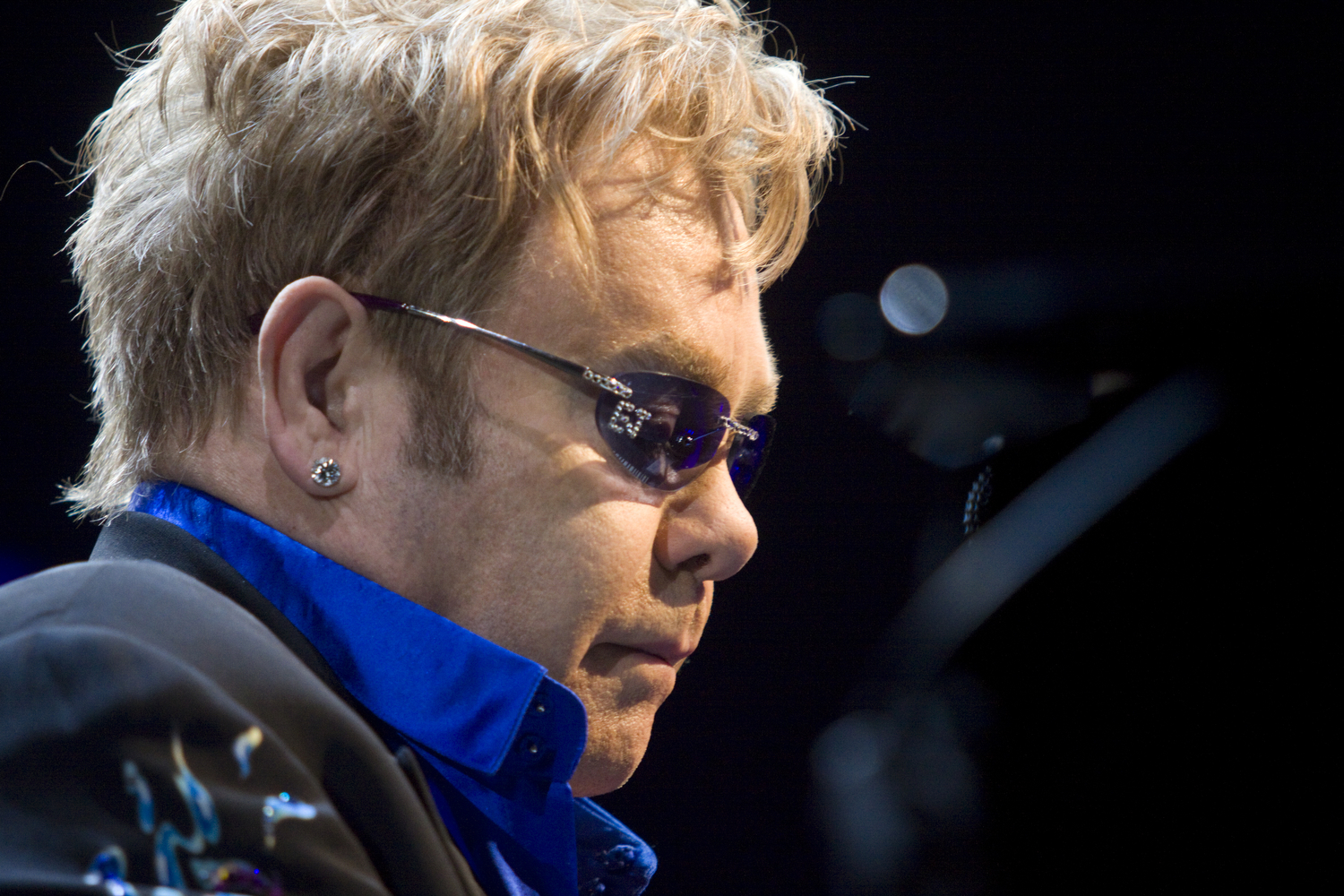LISA-ANN ISHIHARA | THE VINDICATOR..Elton John performs at Covelli Centre, Saturday May 1, 2010