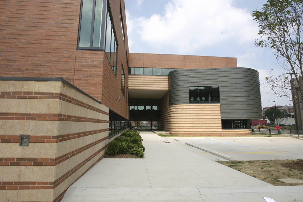 ROBERT K. YOSAY | THE VINDICATOR..PHelps Street side- ..The new Williamson College of Business Administration will provide a professional business education environment, a resource for the regional business community and a link between YSU and the cityÕs downtown.. ...-30-