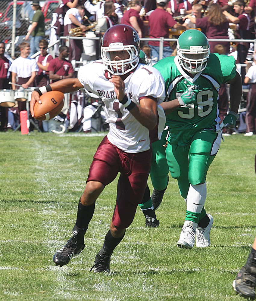 BOARDMAN - (1) Dayne Hammond looks for running room during their game Saturday afternoon. - Special to The Vindicator/ Nick Mays