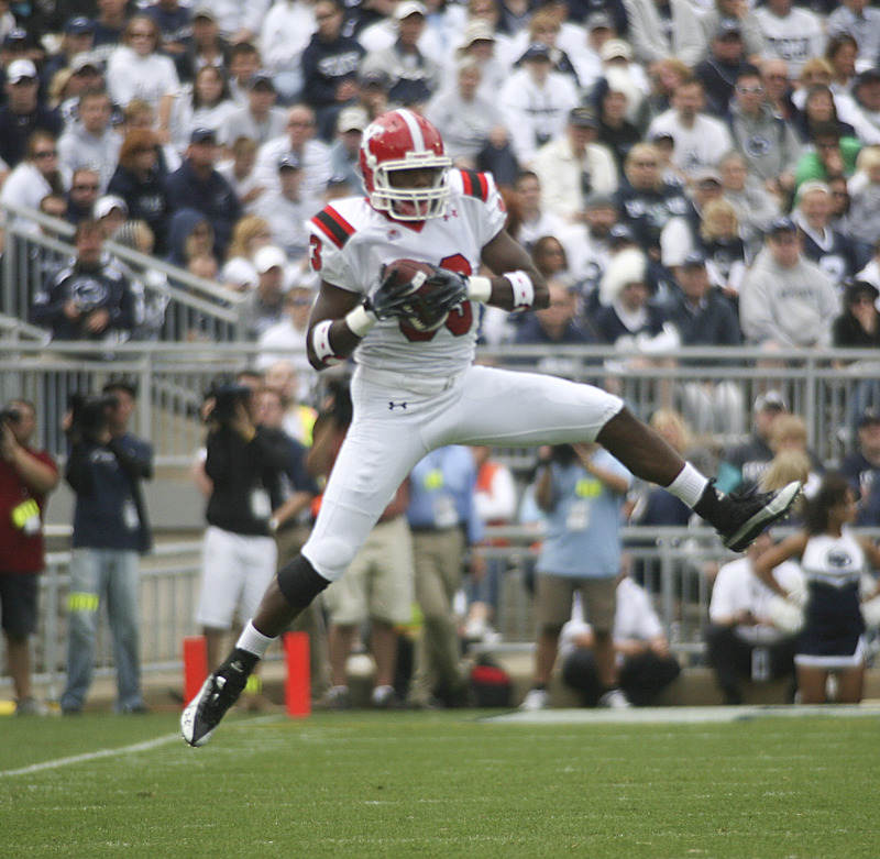 ROBERT K. YOSAY | THE VINDICATOR. #YSU #83  andre Barboza goes airborne to bring in a pass and a first down ..YSU  LOSES 44-14   PENN STATE at BEAVER STADIUM IN HAPPY VALLEY.-30