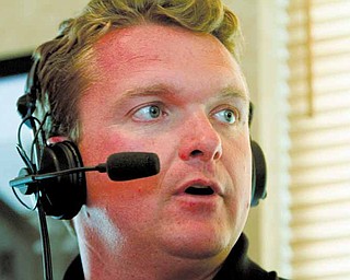 As part of the “United We Dine” event, YSU football coach Eric Wolford’s second “YSU Coaches Show” scored big with Penguin fans and benefited the 2010 United Way campaign Thursday at O’Charley’s restaurant in Boardman.