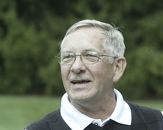 William d LEwis The Vindicator Bob Leonard winner of senior golf tourney .