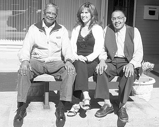 Special to The Vindicator | Nick Mays:
Looking forward to meeting area athletes at the All Sports Banquet to be sponsored by Ebony Lifeline Support Group are, from left, Jack Carter, Toni DiMargio and Bob Thomas.