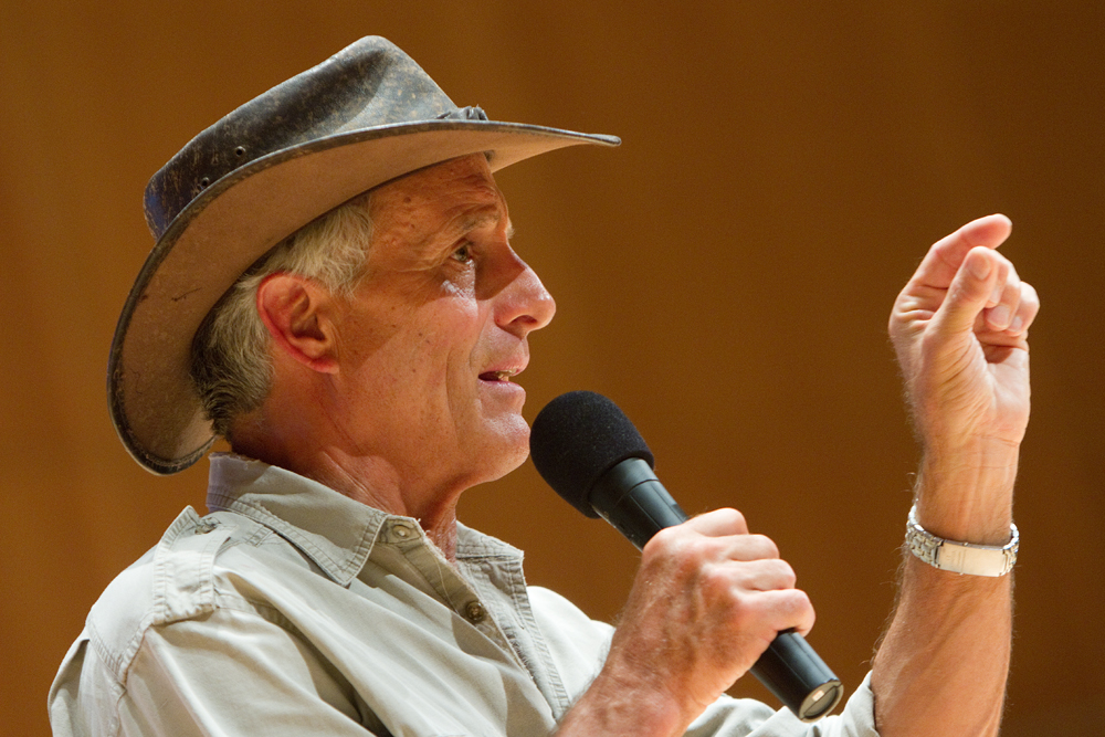 Geoffrey Hauschild|The Vindicator.Jack Hanna during a performance by the Youngstown Symphony in conjunction with Jack Hanna at the DeYor performing Arts Center on Sunday afternoon.