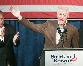 ROBERT K. YOSAY | THE VINDICATOR --...Former President Bill Clinton visited the Mahoning County Democrats annual breakfast Saturday morning in Youngstown..The former president was stumping for democratic hopefuls in state and congressional races here in Ohio .... -30-(AP Photo/The Vindicator, Robert K. Yosay)