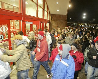 William D. Lewis|The Vindicator A large crowd qued up outside the Boardman Target store at 4am Friday to get Black Friday bargins.