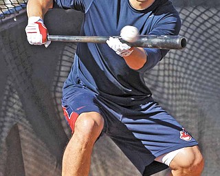 Cleveland Indians outfielder Grady Sizemore takes batting practice at the baseball team's spring training facility Thursday, Feb. 17, 2011, in Goodyear, Ariz. (AP Photo/Mark Duncan)