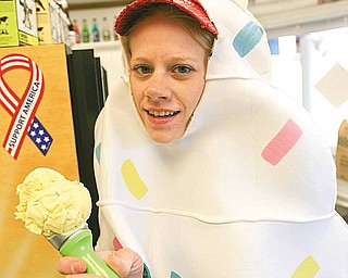 ROBERT K. YOSAY | THE VINDICATOR..NEWTON FALLS Ñ Falls twistee treats - Broad Street in Newton Falls - General Manager Danielle Zimonra..-30-