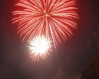 Image of a firework from the Independence Day fireworks in Youngstown. Display by the City of Youngstown and Colonial Fireworks. Image by Katie Libecco/The Vindicator.