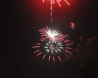 Image of a firework from the Independence Day fireworks in Youngstown. Display by the City of Youngstown and Colonial Fireworks. Image by Katie Libecco/The Vindicator.