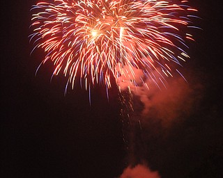 Image of a firework from the Independence Day fireworks in Youngstown. Display by the City of Youngstown and Colonial Fireworks. Image by Katie Libecco/The Vindicator.