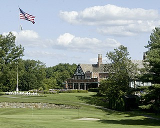 William D. Lewis The Vindicator 18th green and clubhouse at YCC